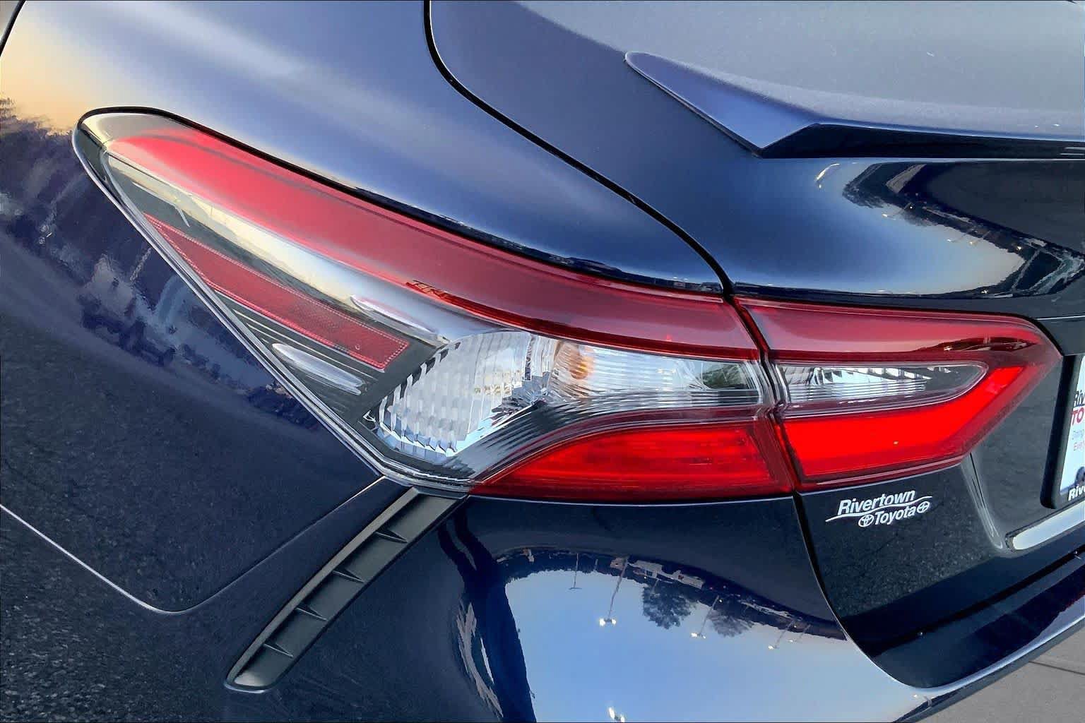 Used 2022 Toyota Camry SE w/ Convenience Package FWD image 27
