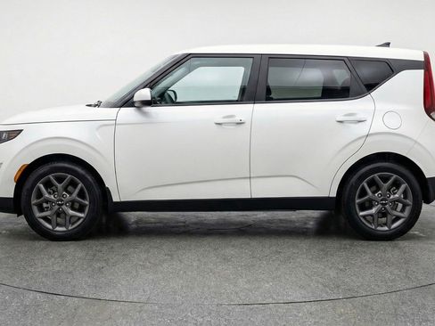 Used 2025 Kia Soul LX w/ LX Technology Package image 5