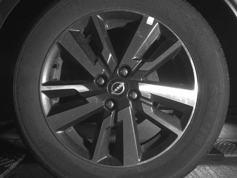 Used 2025 Nissan Versa SV FWD image 13