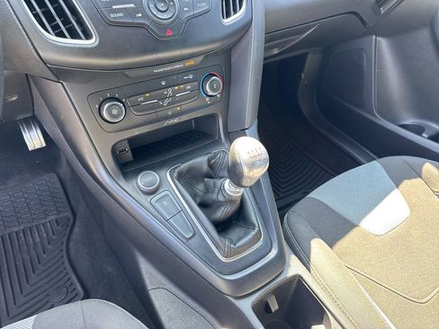 Used 2017 Ford Focus ST image 30