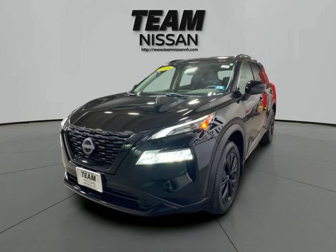 Used 2023 Nissan Rogue SV w/ SV Premium B Package image 3