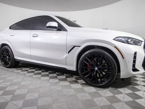 Used 2025 BMW X6 xDrive40i w/ Climate Comfort Package image 3