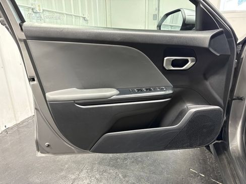 Used 2025 Kia K4 FWD image 18