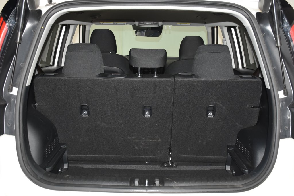 Used 2025 Kia Soul LX w/ LX Technology Package FWD image 26