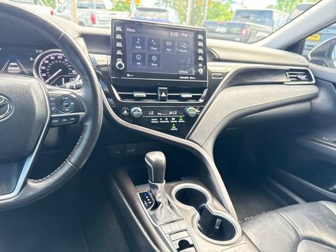 Used 2024 Toyota Camry XLE w/ Cold Weather Package FWD image 22