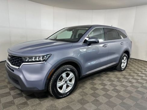 Used 2023 Kia Sorento LX AWD/4WD image 7