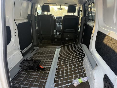 Used 2019 Nissan NV200 S image 23