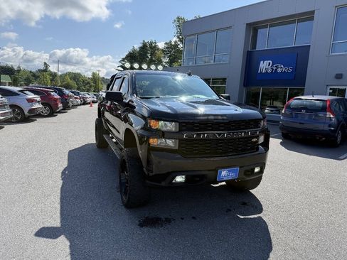 Used 2022 Chevrolet Silverado 1500 Custom AWD/4WD image 4