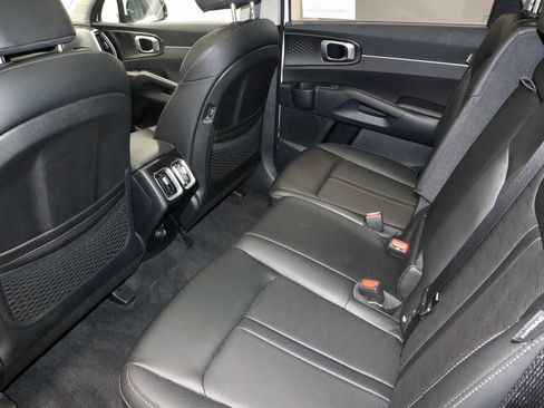 Used 2025 Kia Sorento S w/ Panoramic Sunroof Package FWD image 22