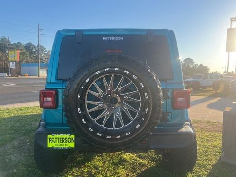 Used 2020 Jeep Wrangler Unlimited Sahara image 6