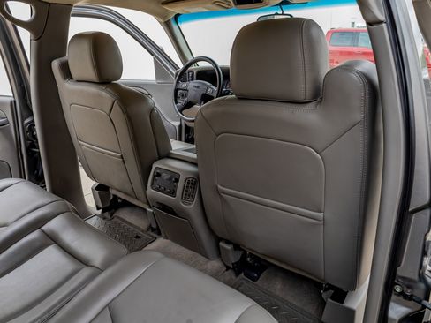 Used 2007 GMC Sierra 3500 SLT w/ Heavy-Duty Power Package image 30