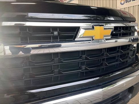 Used 2025 Chevrolet Silverado 1500 LT RWD image 26