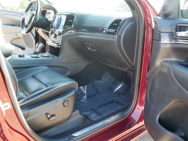Used 2020 Jeep Grand Cherokee Overland AWD/4WD image 20
