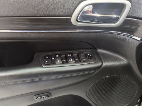 Used 2021 Jeep Grand Cherokee Limited AWD/4WD image 17