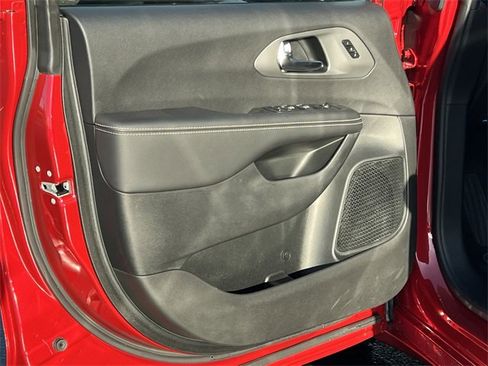 New 2026 Chrysler Pacifica Select image 14