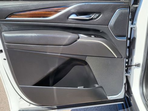 Used 2021 Cadillac Escalade ESV Premium Luxury image 24