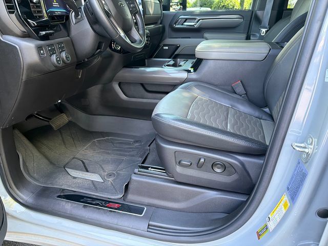 Used 2024 Chevrolet Silverado 2500 ZR2 w/ Technology Package AWD/4WD image 9
