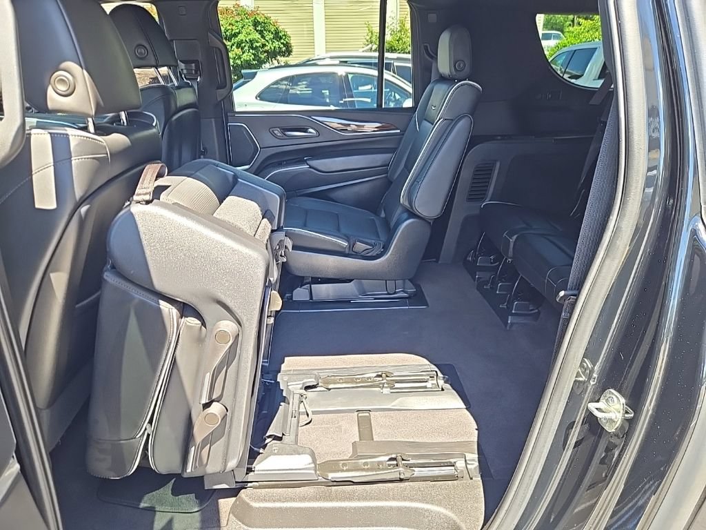 Used 2023 Cadillac Escalade ESV Premium Luxury AWD/4WD image 60