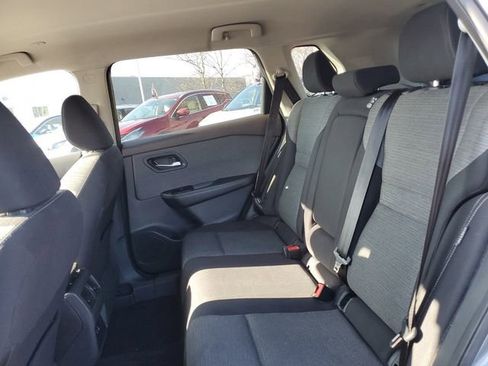 Used 2022 Nissan Rogue SV image 25