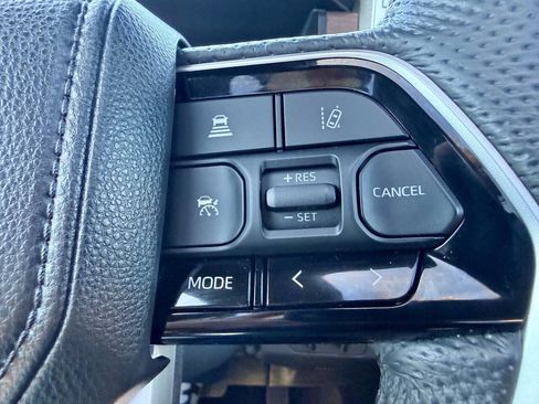 Used 2024 Toyota Tundra Capstone AWD/4WD image 38