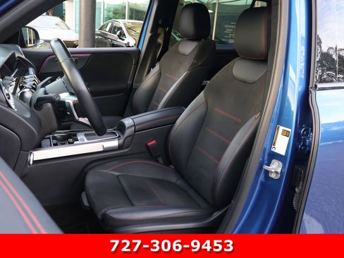 Used 2024 Mercedes-Benz GLB 250 image 2