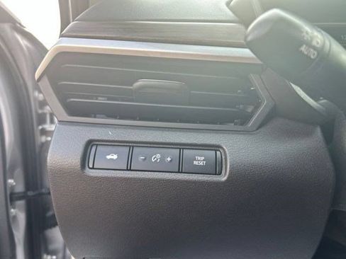 Used 2025 Nissan Altima 2.5 SV FWD image 19