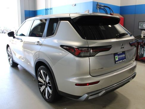 Used 2025 Mitsubishi Outlander SE AWD/4WD image 22
