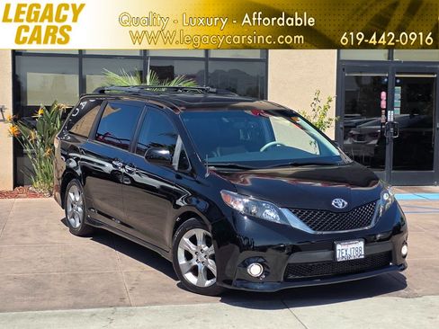 Used 2014 Toyota Sienna SE w/ SE Premium Package w/Entune FWD image 1