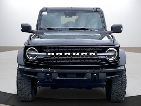 Used 2023 Ford Bronco Wildtrak image 3