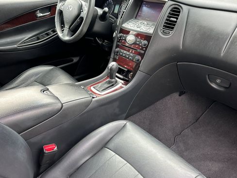 Used 2017 INFINITI QX50 w/ Premium Plus Package image 16