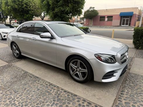 Used 2017 Mercedes-Benz E 300 image 3