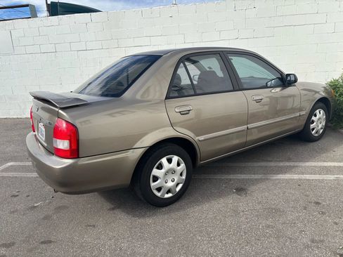 Used 2000 MAZDA Protege DX image 7