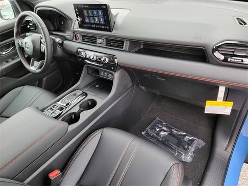 New 2025 Honda Pilot TrailSport image 17