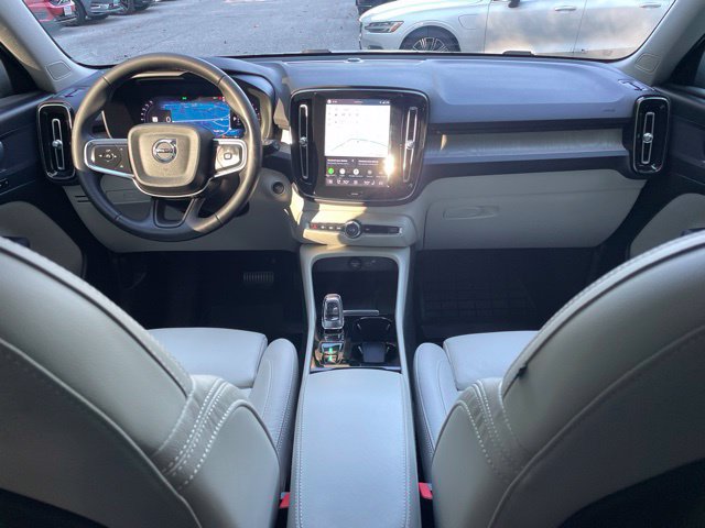 Used 2023 Volvo XC40 B5 Plus w/ Protection Package Premier AWD/4WD image 22