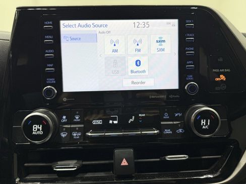 Used 2021 Toyota Highlander XSE image 18