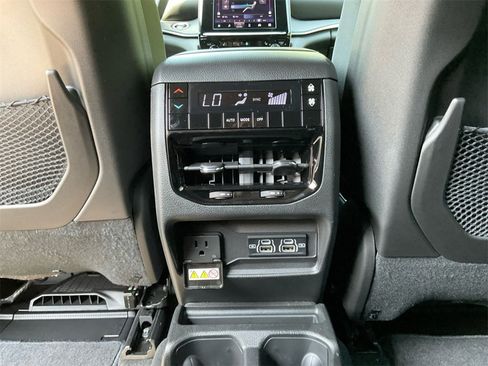 New 2025 Jeep Grand Cherokee L Laredo w/ Luxury Tech Group I image 22