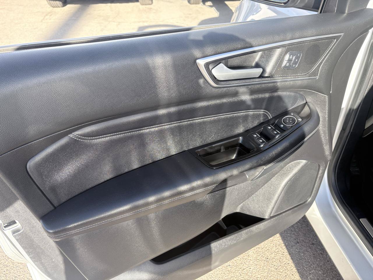 Used 2016 Ford Edge Titanium w/ Equipment Group 301A AWD/4WD image 19