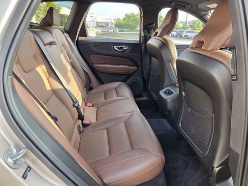 Certified 2024 Volvo XC60 B5 Plus AWD/4WD image 19