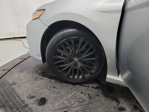 Used 2019 Toyota Camry SE w/ Carpet Mat Package image 29