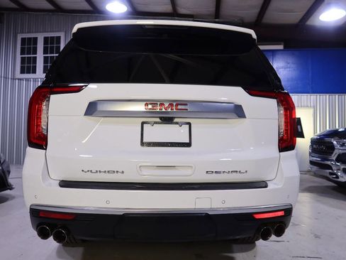 Used 2023 GMC Yukon XL Denali w/ Denali Reserve Package image 4