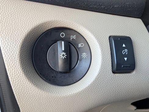Used 2019 Ford Fiesta SE FWD image 38