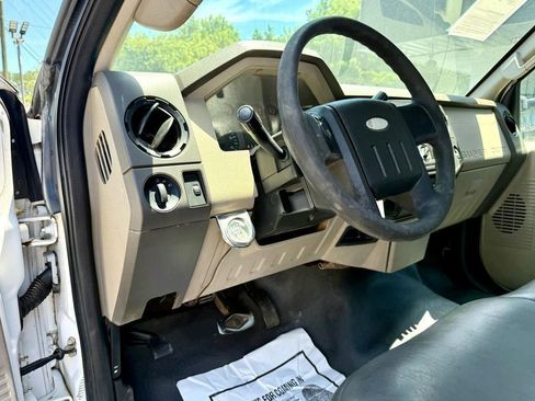 Used 2009 Ford F550 2WD Regular Cab Super Duty image 12