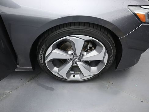 Used 2018 Honda Accord Touring image 35