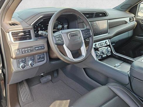 Used 2023 GMC Yukon XL Denali w/ Max Trailering Package AWD/4WD image 10