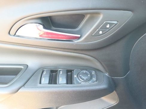 Used 2023 Chevrolet Equinox LT w/ LPO, Floor Liner Package image 18