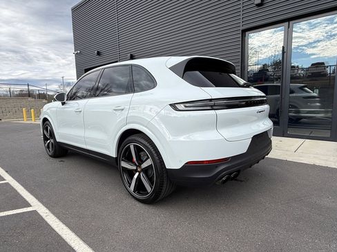 Certified 2025 Porsche Cayenne S image 3
