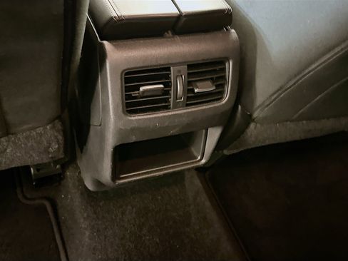 Used 2021 Nissan Rogue S image 27