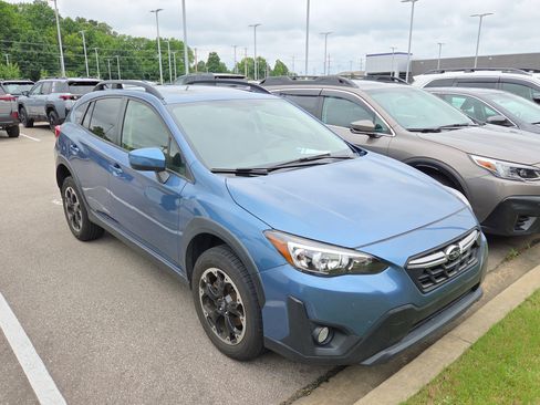 Used 2021 Subaru Crosstrek 2.0i Premium w/ Moonroof Package AWD/4WD image 2