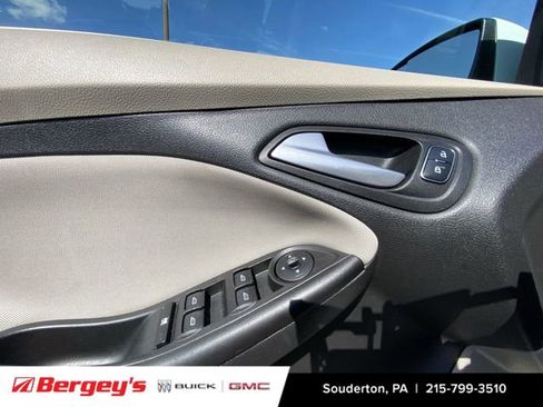 Used 2018 Ford Focus SE image 26