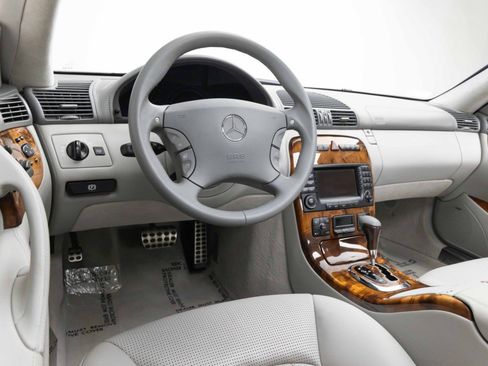 Used 2005 Mercedes-Benz CL 65 AMG image 2